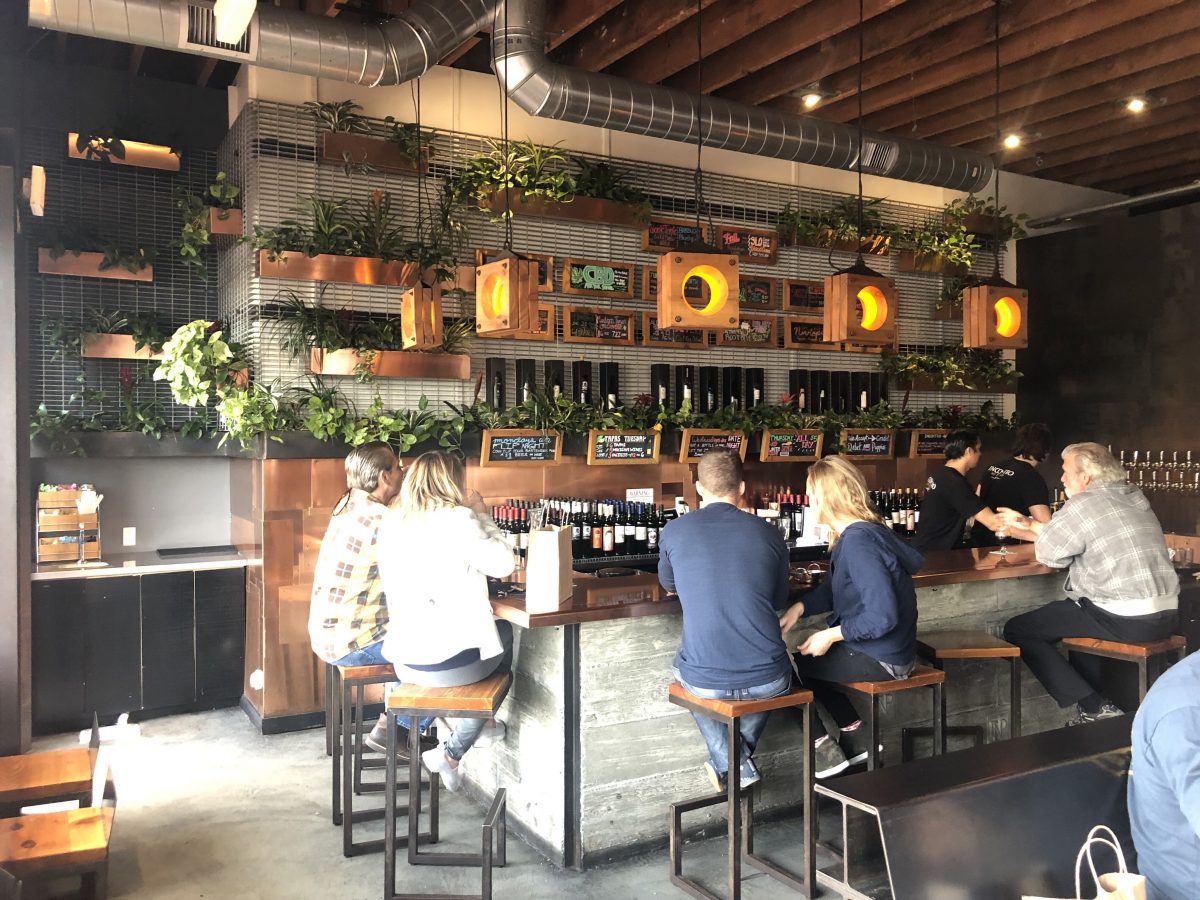 How indoor plants are taking over restaurants Live Walls